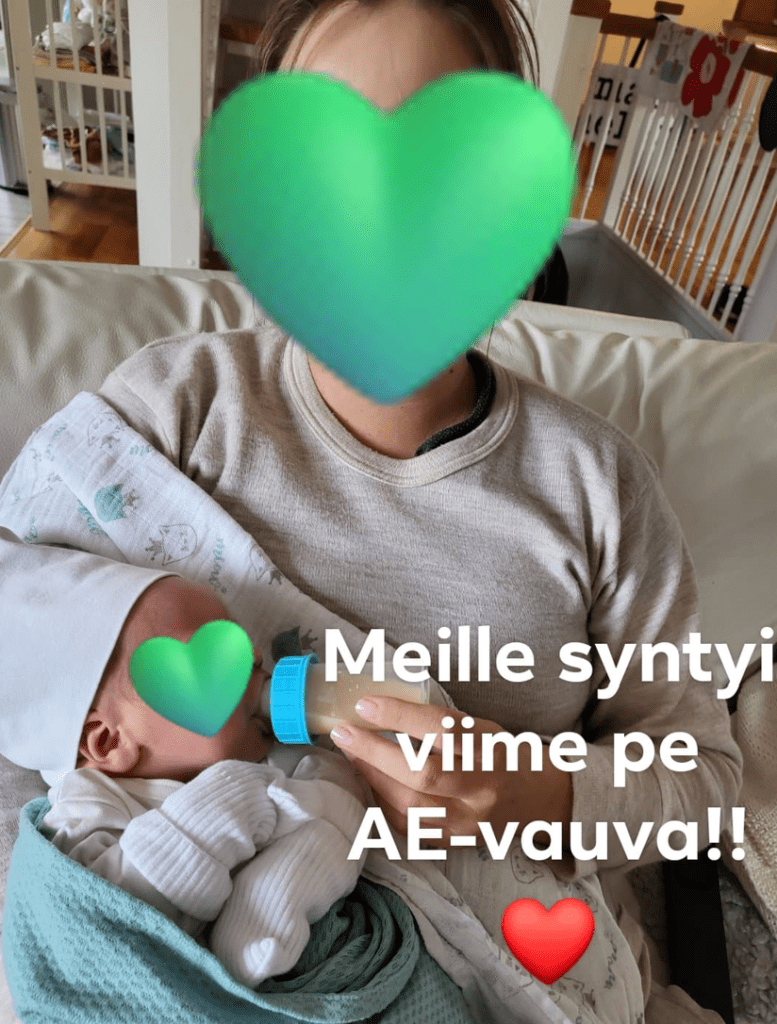 Our alumni with their newborn AE-baby