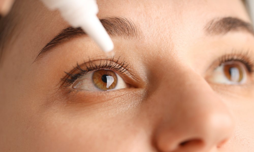 eye drops which help to relieve itchy or irritated eyes.