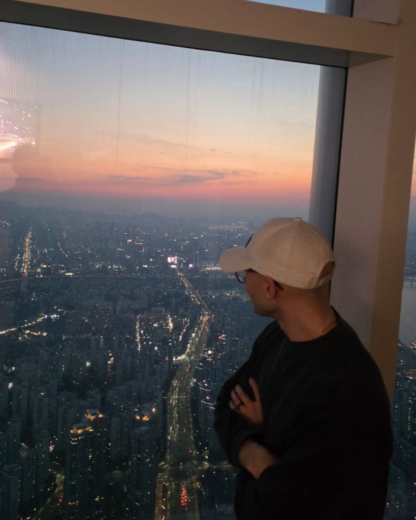 Leon, exchange student in Seoul at the top of the Namsan Tower